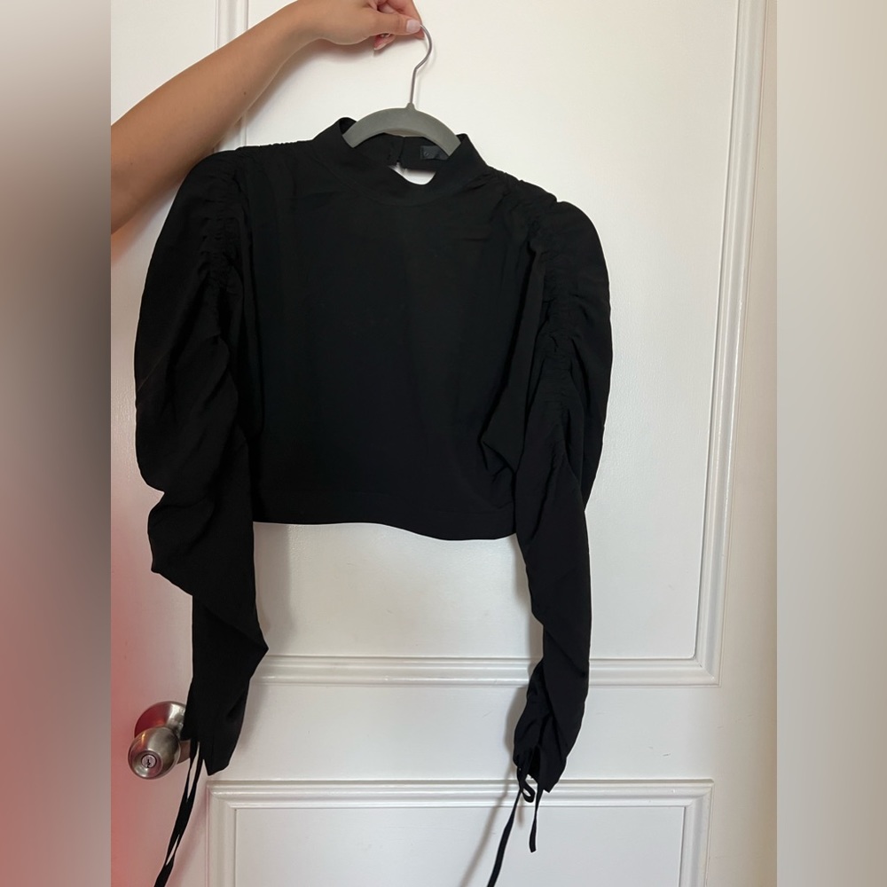 Black Cropped Top Long Sleeve